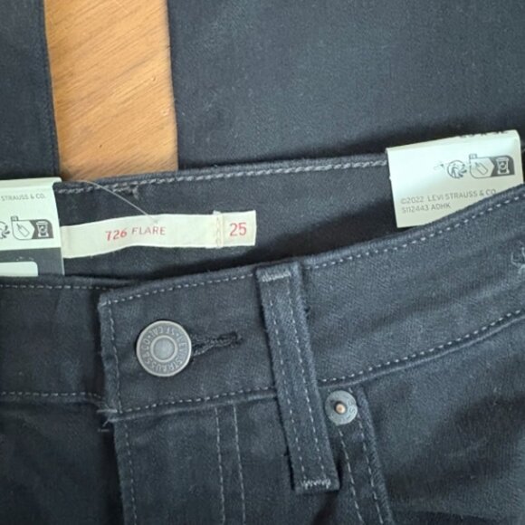 LEVIS 726 HIGH RISE FLARE MIDNIGHT GAZE BLACK NWT $89 25 w - Picture 8 of 10